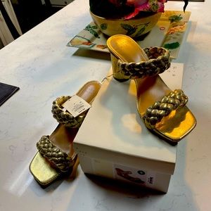 Gold a new day size 9 shoes